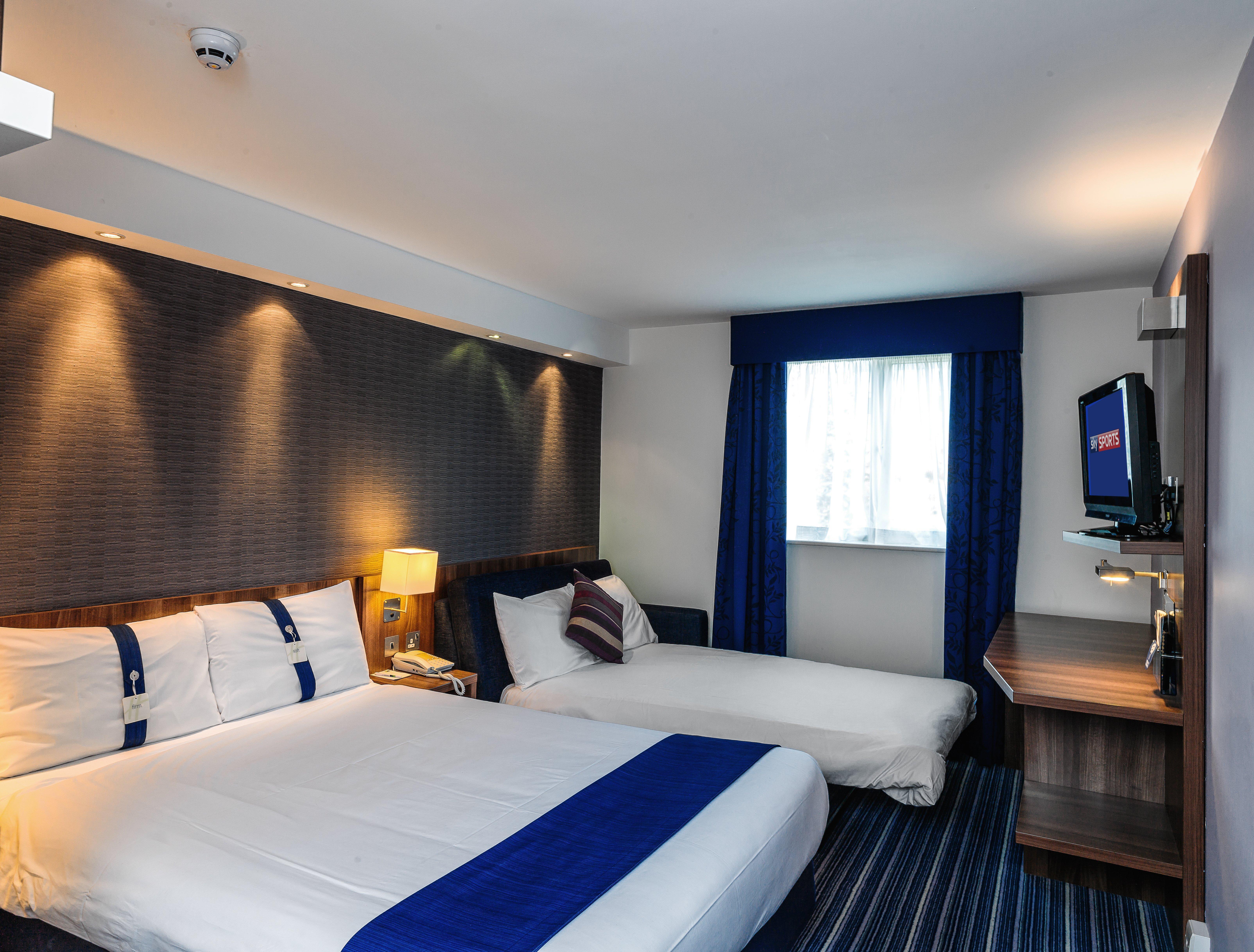 Holiday Inn Express London Gatwick Crawley, An Ihg Hotel Экстерьер фото