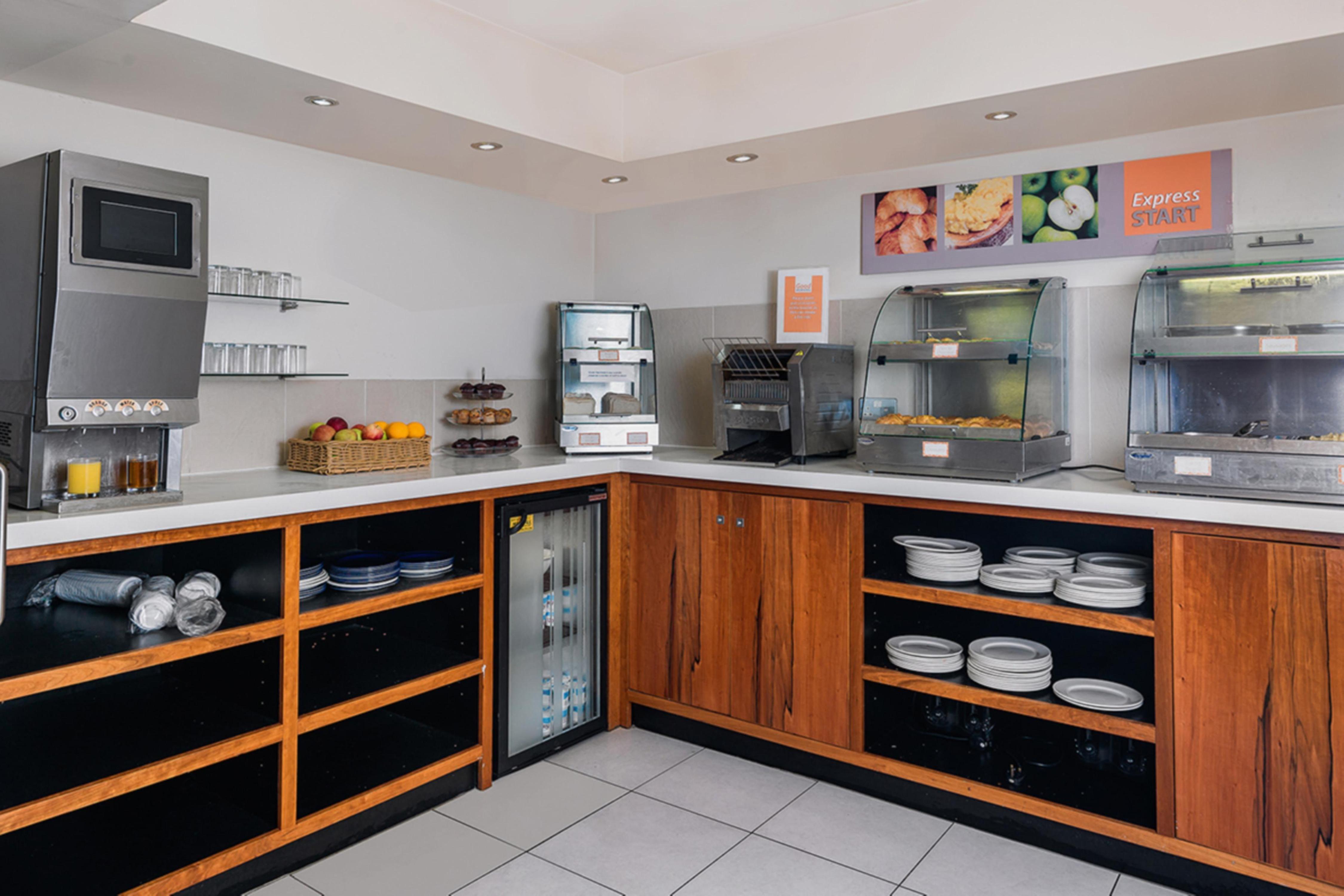 Holiday Inn Express London Gatwick Crawley, An Ihg Hotel Экстерьер фото